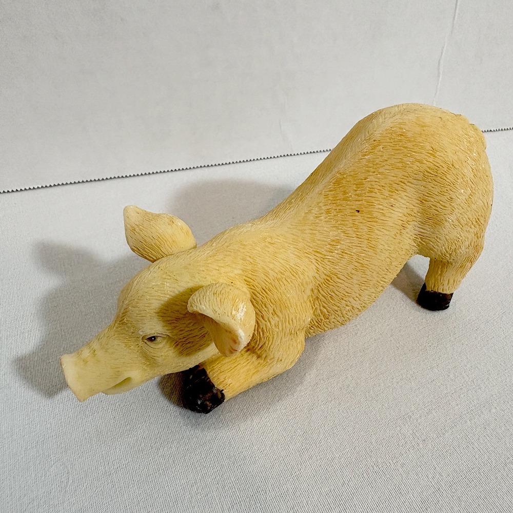 Vintage Resin Crouching Pig Figurine Farm Animal Decor - Picture 2 of 10